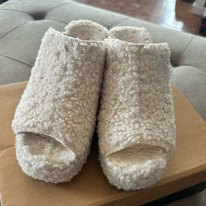 Kelsi Dagger Rowan faux shearling